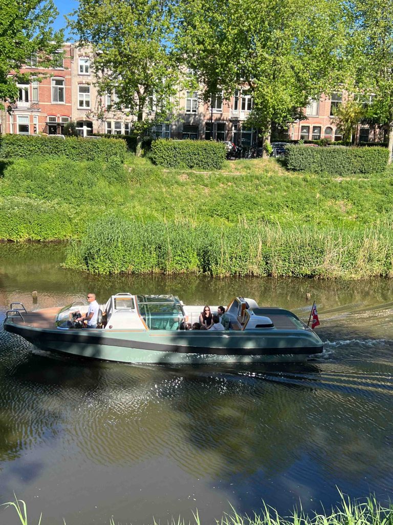 Luxe sloep varen Den Bosch